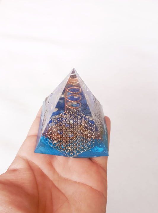 Orgonite Pyramide Lapis lazuli